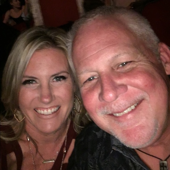 Meet your Posher, Stephanie - Picture 3 of 3